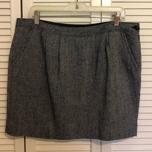 Black and white tweed skirt